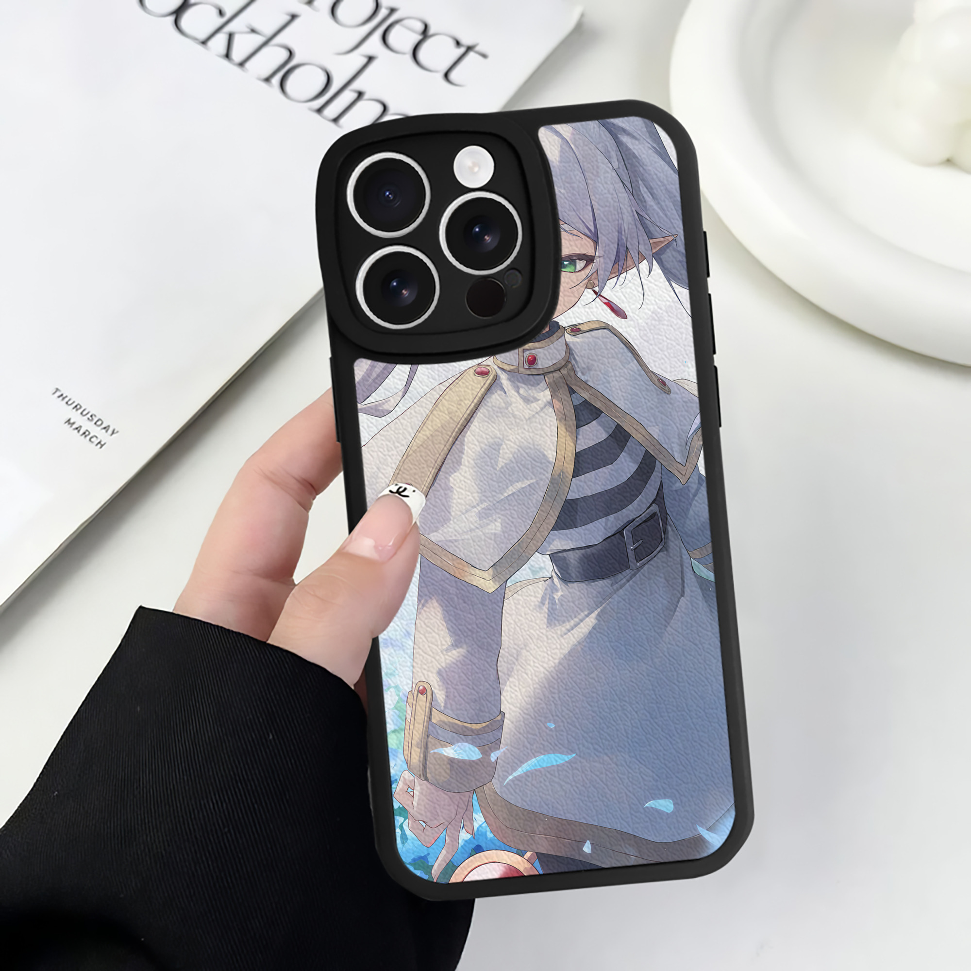 （画像用） 葬送のフリーレン Frieren 【iPhone 16シリーズ対応】シリコンスマホケース（レザー調） 材質：シリコン